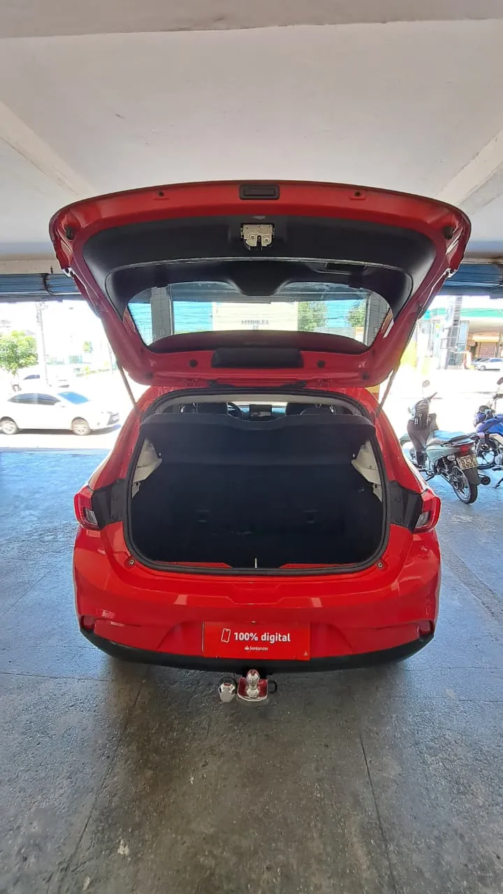 FIAT ARGO 1.0 PORTA-MALAS ABERTO